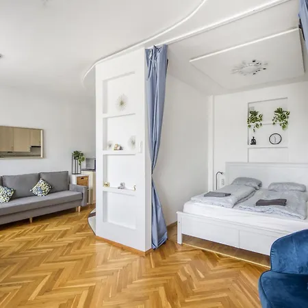 Labo Plac Teatralny Апартаменты