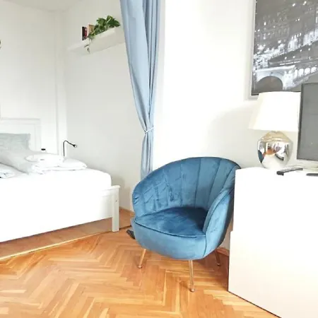 Apartment Labo Plac Teatralny Warsaw