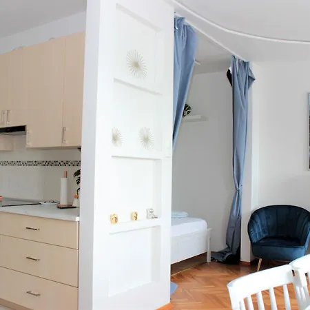 Apartment Labo Plac Teatralny *